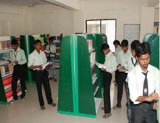 Universal College of Engineering and Research Sasewadi Campus Photos photo 3