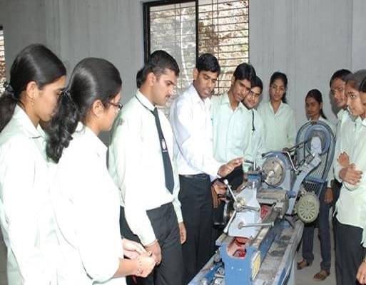 Universal College of Engineering and Research Sasewadi Campus Photos photo 5