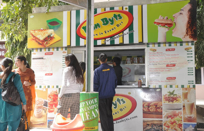 BBK DAV College for Women Amritsar Blooming Campus photo 8