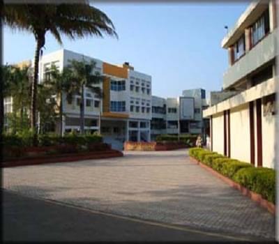 Yashwantrao Chavan Institute of Science Satara YCIS Images photo 2