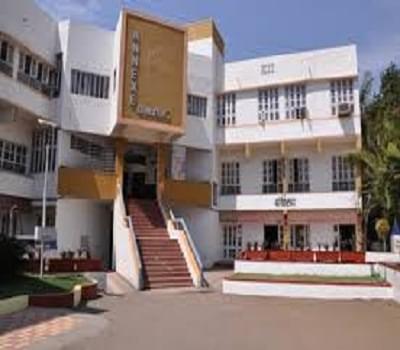 Yashwantrao Chavan Institute of Science Satara YCIS Images photo 4