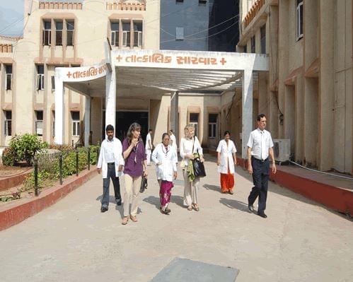 Smt. B.K. Shah Medical Institute and Research Centre Vadodara College Images photo 8