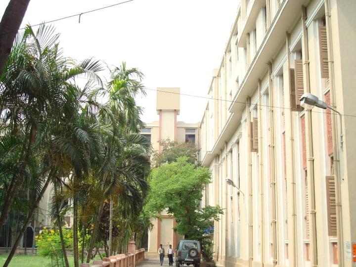 Calcutta National Medical College Kolkata Academic Building photo 2