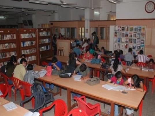 RA Podar College of Commerce and Economics Mumbai Facilities photo 1