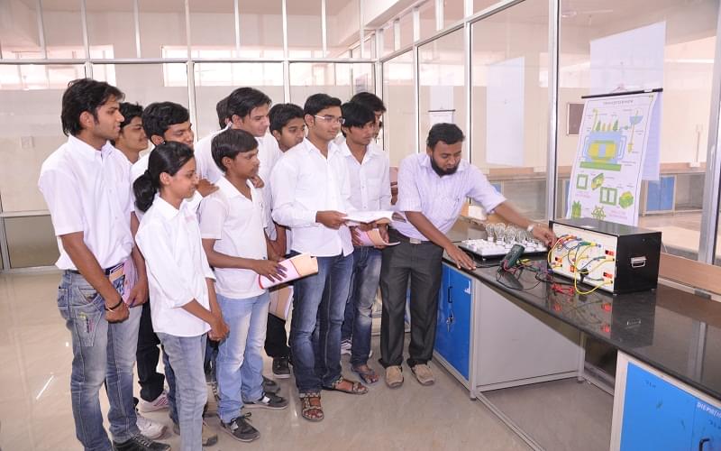 Deogiri Institute of Engineering and Management Studies Aurangabad Laboratory photo 2