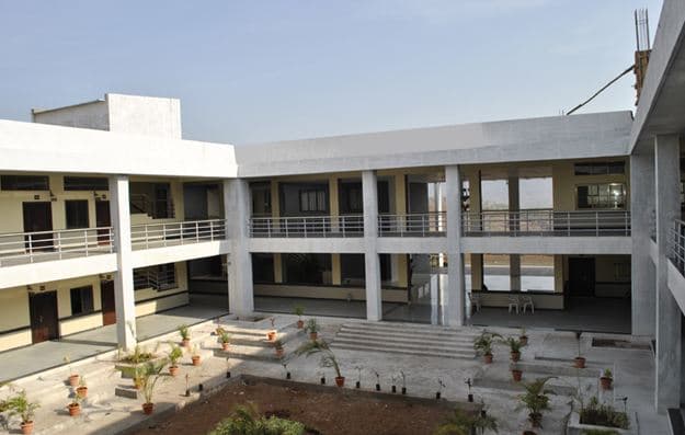 Dnyanshree Institute of Engineering & Technology Satara College Building photo 2
