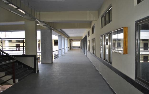 Dnyanshree Institute of Engineering & Technology Satara College Building photo 4