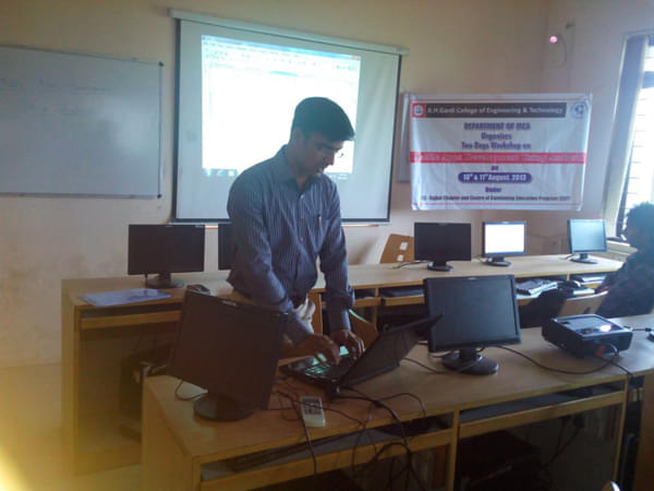 BH Gardi College of Engineering and Technology Rajkot Lab photo 1