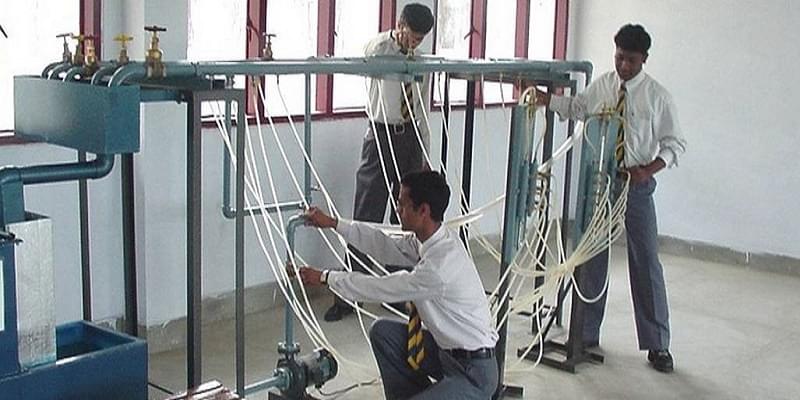 COER University laboratory photo 4