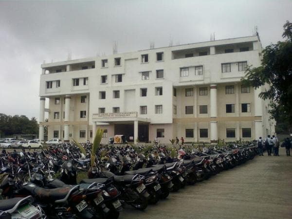 Shree Swami Atmanand Saraswati Institute of Technology Surat Academic Building photo 1