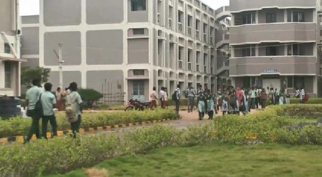 KLNCE Campus photo 7