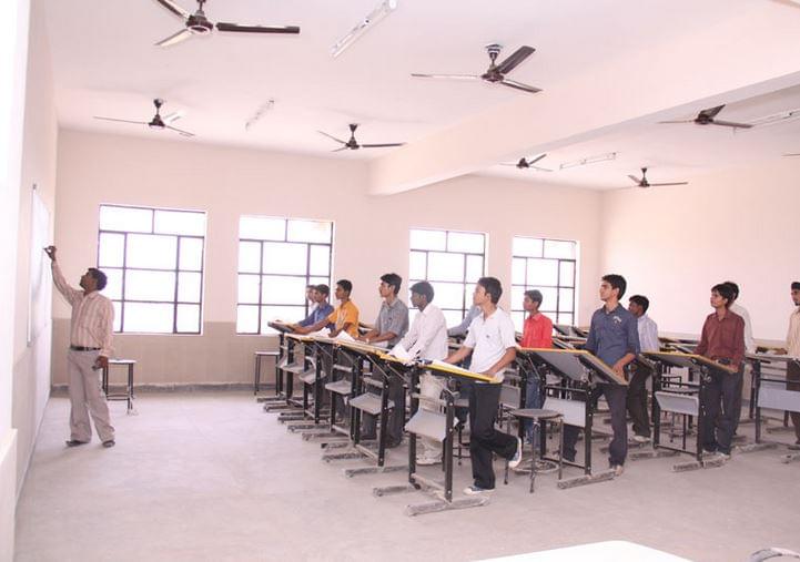Delhi Engineering College Faridabad Classroom photo 1