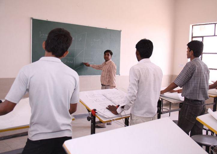 Delhi Engineering College Faridabad Classroom photo 2
