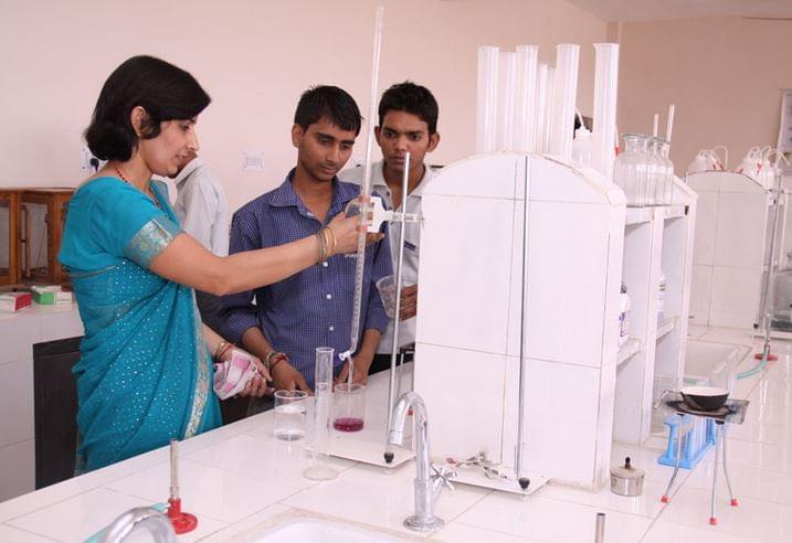 Delhi Engineering College Faridabad Labs photo 1