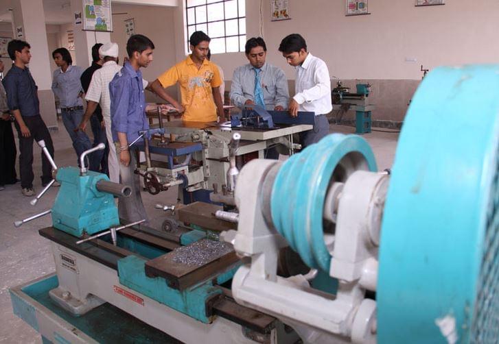 Delhi Engineering College Faridabad Labs photo 4