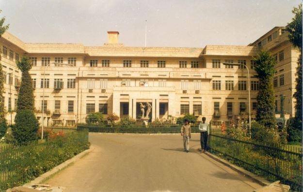 SMS Medical College Jaipur Academic Building photo 1