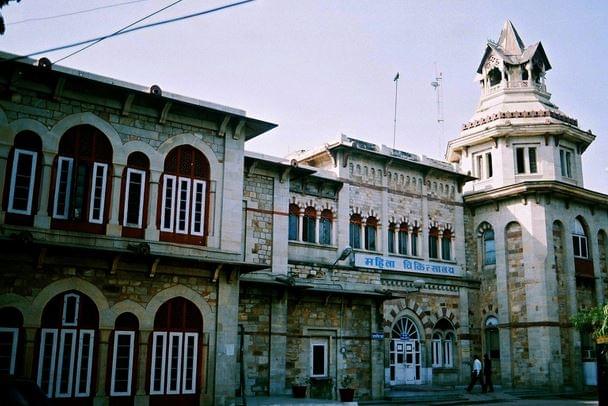 SMS Medical College Jaipur Academic Building photo 2