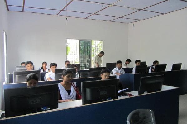 Bahona College Jorhat Lab photo 1