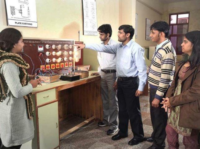 Deep Institute of Engineering and Technology Gurgaon Lab photo 2