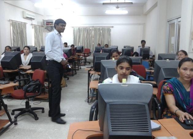 KGMU Computer Lab photo 3