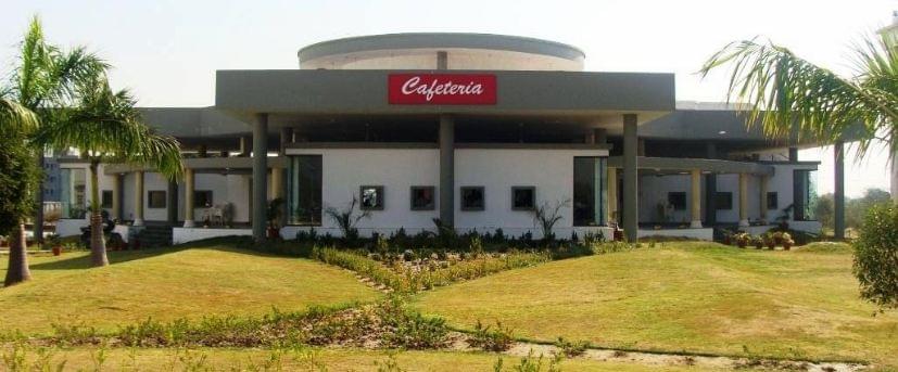 Drs. Kiran and Pallavi Patel Global University Vadodara Campus photo 4