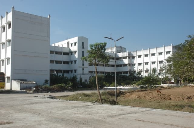Bhajarang Engineering College Thiruvallur Academic Building photo 3