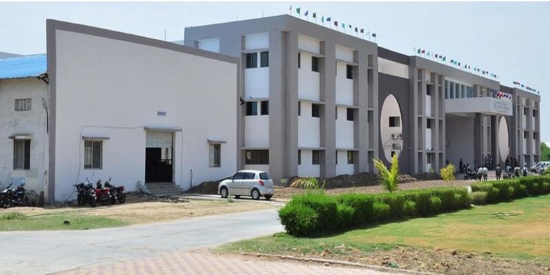 Universal College of Engineering and Technology Gandhinagar Academic Building photo 1