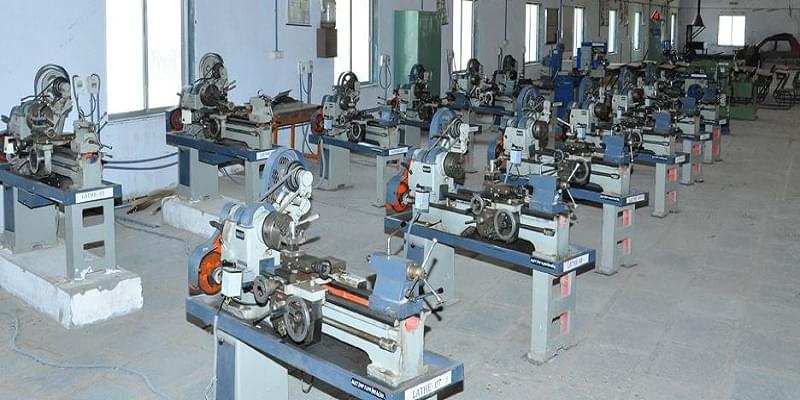 Universal College of Engineering and Technology Gandhinagar Infrastructure photo 1