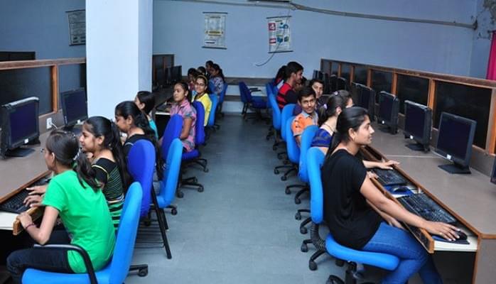 Universal College of Engineering and Technology Gandhinagar Infrastructure photo 3