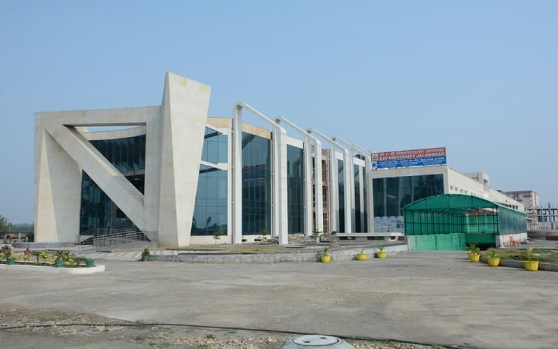 DAV University Jalandhar Academic Building photo 2