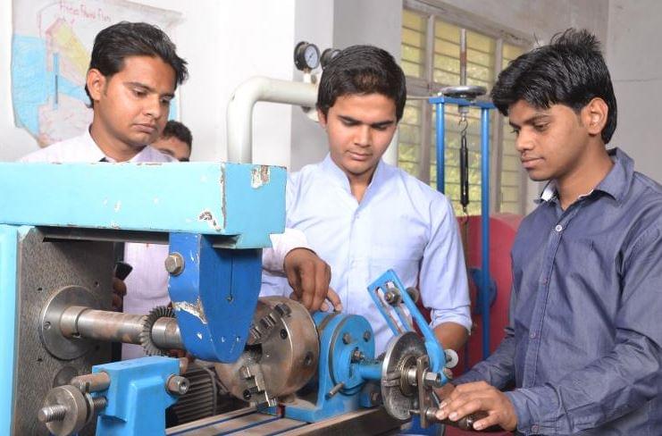 Dungarpur College of Engineering and Technology Labs photo 4