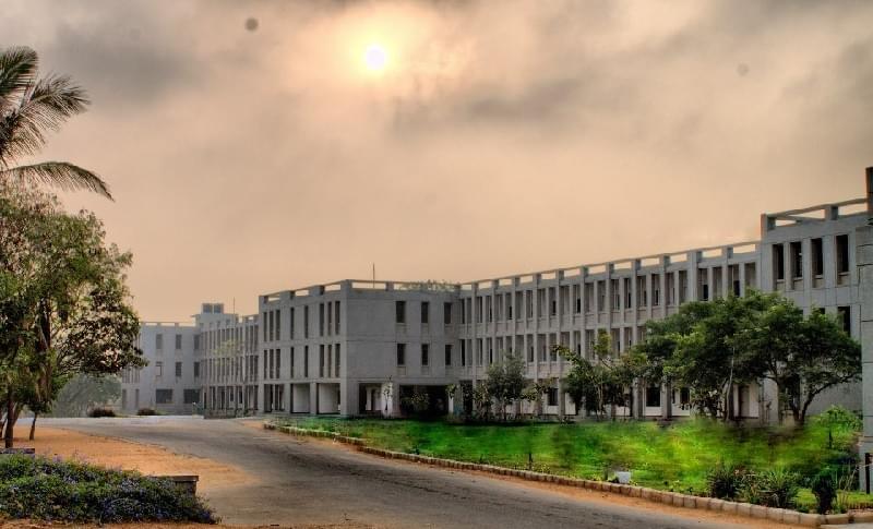 SKIT Bangalore Academic Building photo 1