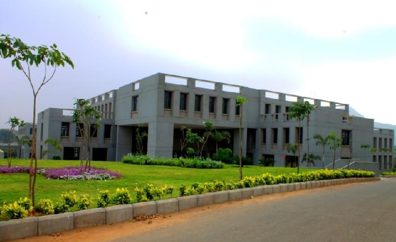 SKIT Bangalore Academic Building photo 2
