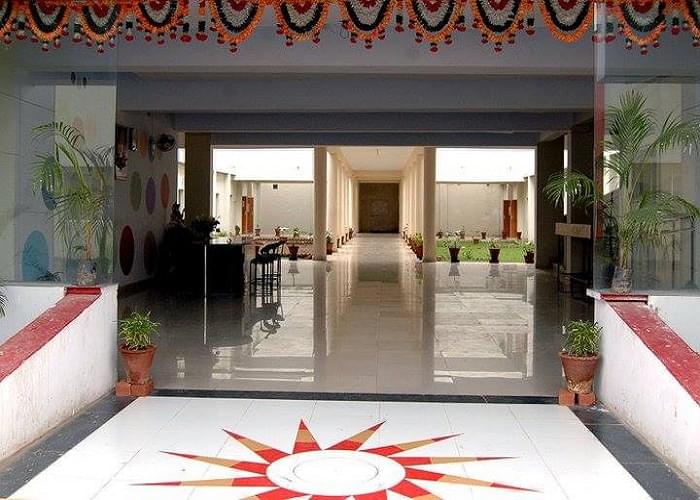 SGBM Institute of Technology and Science Jabalpur Academic Building photo 1