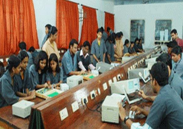 Sri Nandhanam College of Engineering and Technology Vellore Labs photo 3