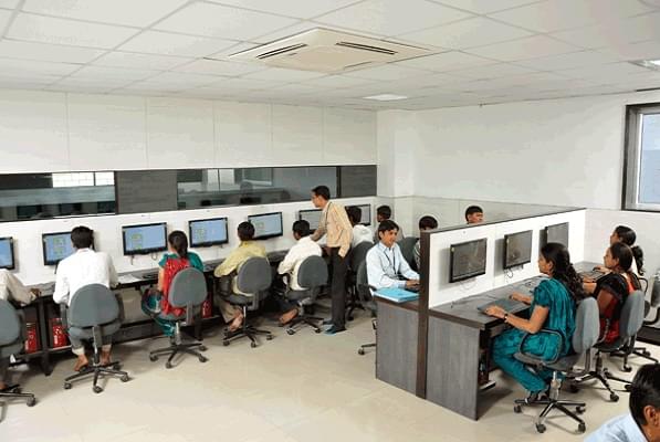Hasmukh Goswami College of Engineering Ahmedabad Computer Lab photo 1