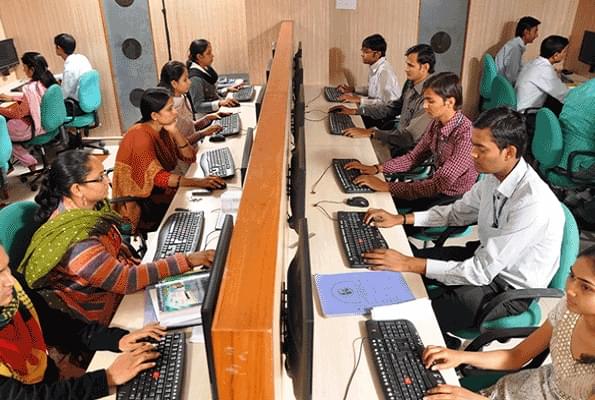 Hasmukh Goswami College of Engineering Ahmedabad Computer Lab photo 2