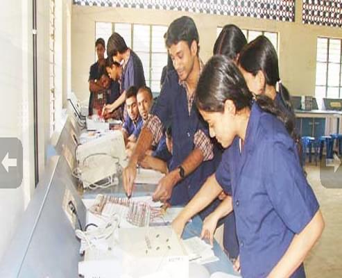 IES College of Engineering Thrissur Lab photo 4