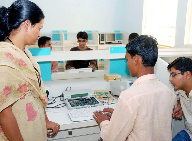 Sir Visvesvaraya Institute Of Technology Chincholi Labs photo 4