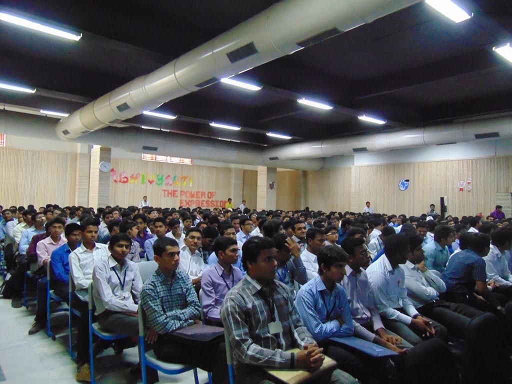 Indus Institute of Technology & Engineering Ahmedabad Placement Images photo 10