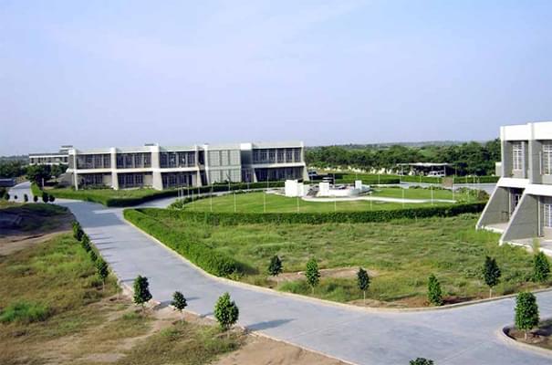 Veerayatan Institute of Engineering Kachchh Academic Building photo 3