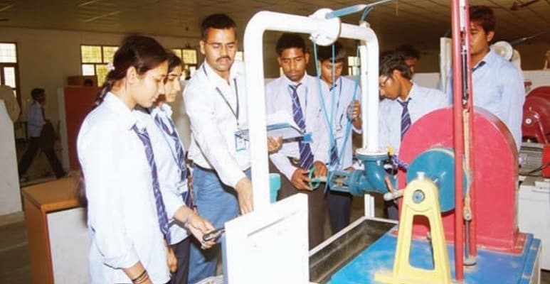 Universal Institute of Technology Hisar Labs photo 4