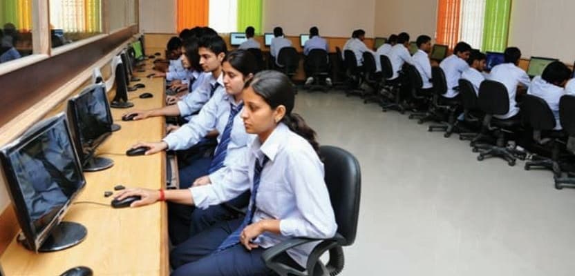 Universal Institute of Technology Hisar Computer Lab photo 2