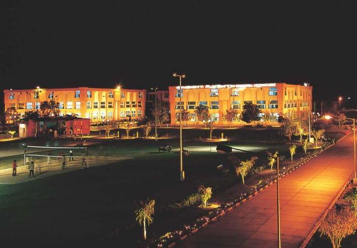 Rayat & Bahra Institute of Engineering and BioTechnology Mohali Academic Building photo 1