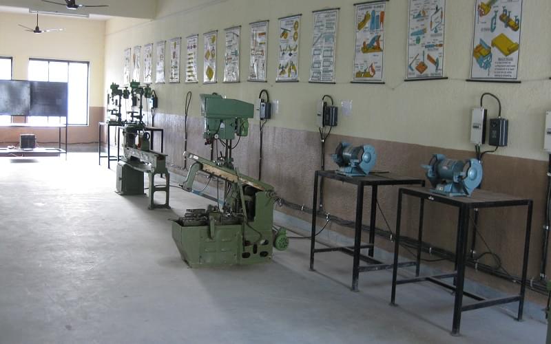 St. Johns College of Engineering and Technology Yemmiganur Kurnool Labs photo 2