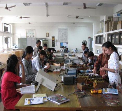 Bhaskaracharya College of Applied Sciences Labs photo 17