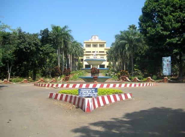 Christ College Irinjalakuda Thrissur Building photo 2