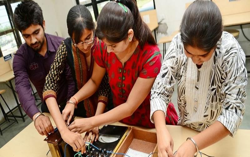 Jhulelal Institute of Technology Nagpur Laboratory photo 1