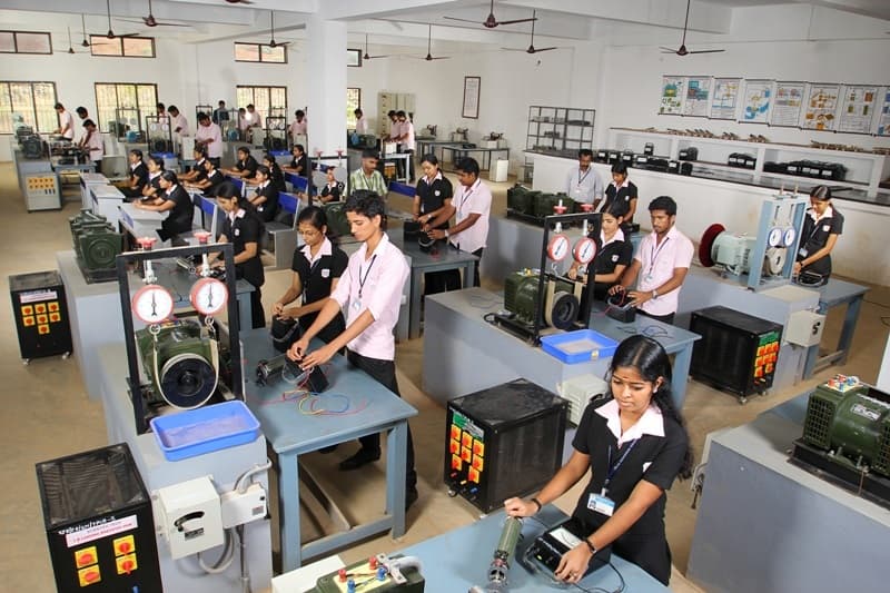 Thejus Engineering College Thrissur Lab photo 2