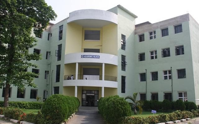 CIEM Kolkata Academic Building photo 1